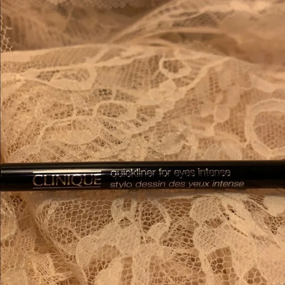 Clinique Quickliner for eyes Intense Black…